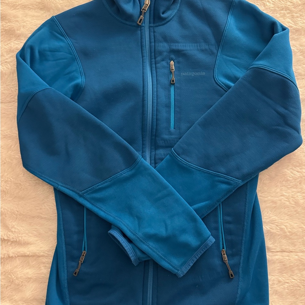 Patagonia Men’s Blue jacket size XS